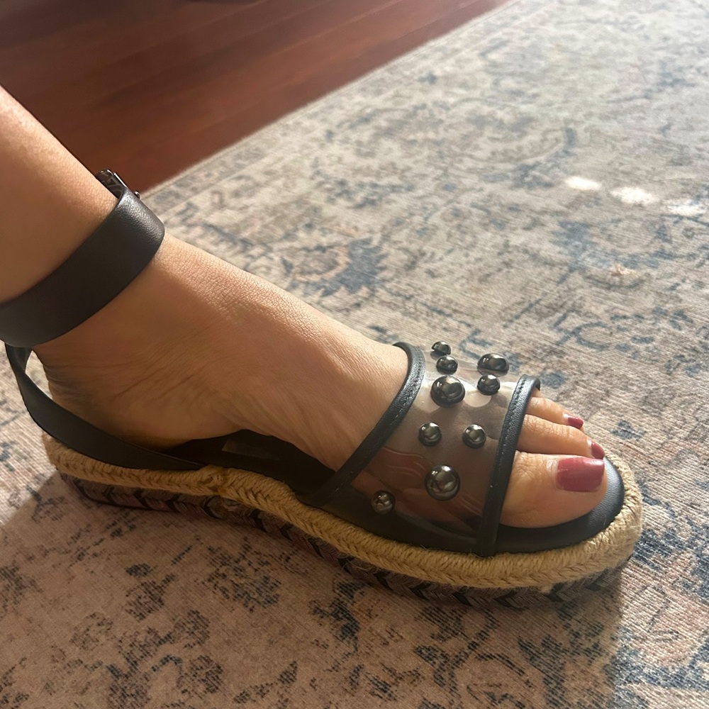 Ankle strap sandal